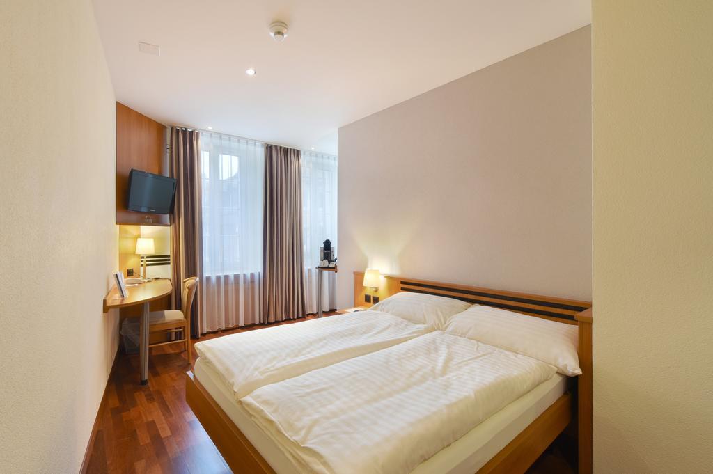 Apart Hotel Amadeo Zofingen Oda fotoğraf